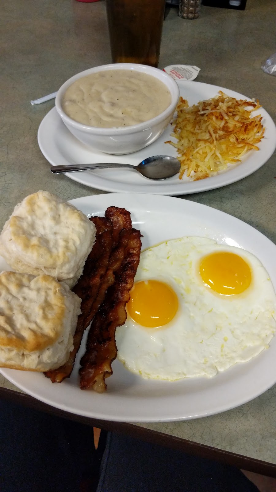 Crossroads Cafe | restaurant | 109 S Worthington Dr, West Memphis, AR 72301, USA | 8707353800 OR +1 870-735-3800