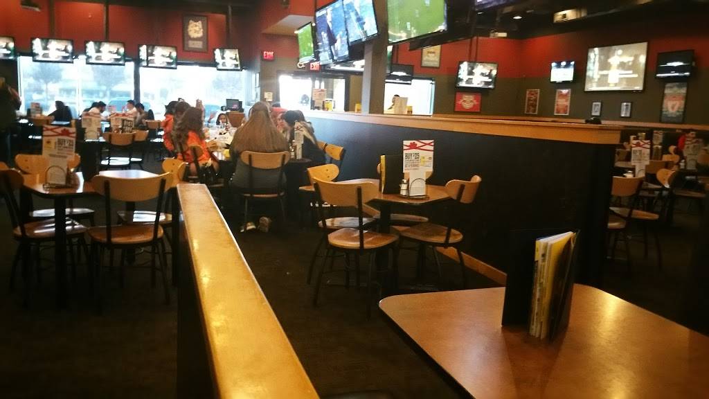Buffalo Wild Wings | restaurant | 26 Backus Ave, Danbury, CT 06810, USA | 2037949453 OR +1 203-794-9453