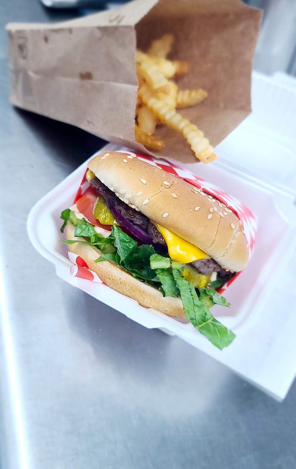 Kings Drive in Express | restaurant | 1630 Niles St, Bakersfield, CA 93305, USA | 6618630930 OR +1 661-863-0930