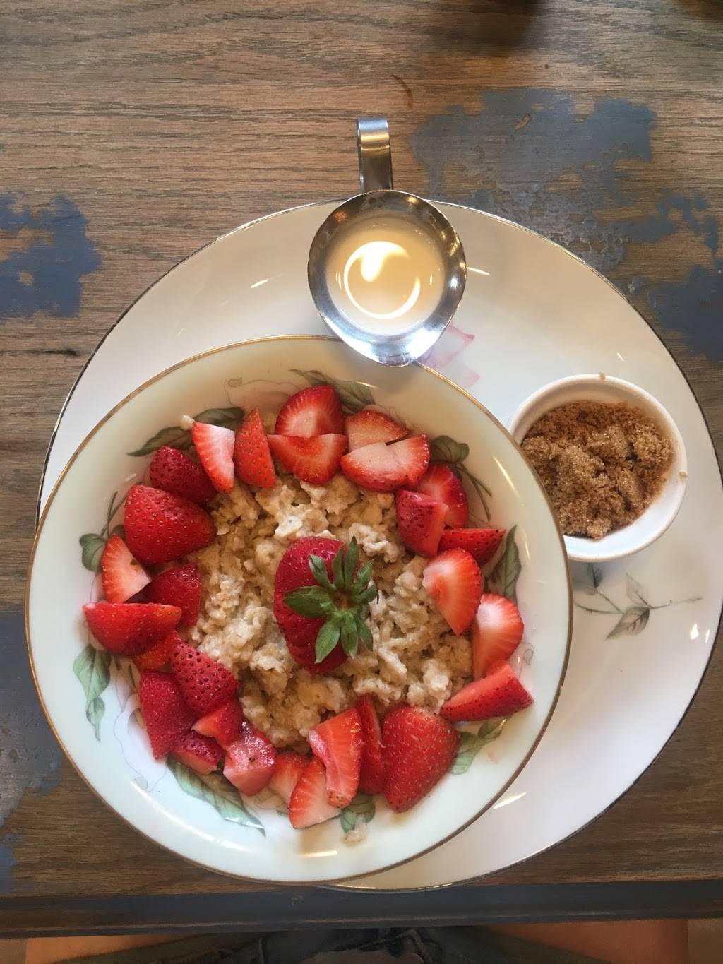 Three Cats | restaurant | 116 W 14 Mile Rd, Clawson, MI 48017, USA | 2482884858 OR +1 248-288-4858