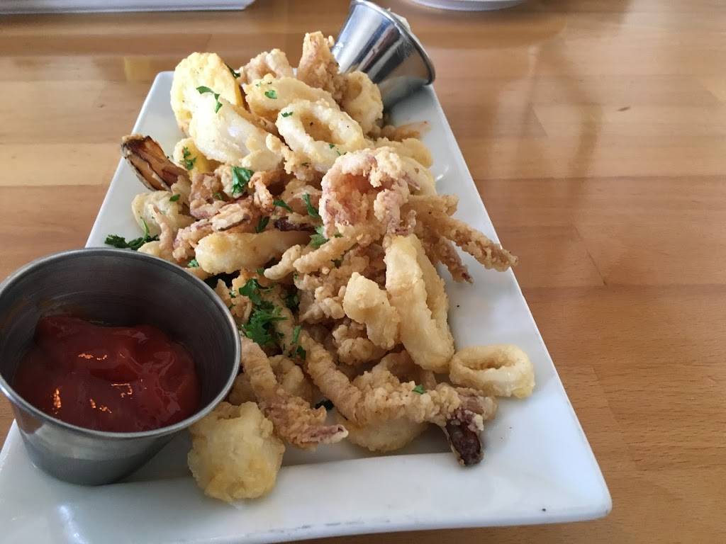 Turn 12 Bar And Grill | restaurant | 400 Tyler St, Monterey, CA 93940, USA | 8313728876 OR +1 831-372-8876