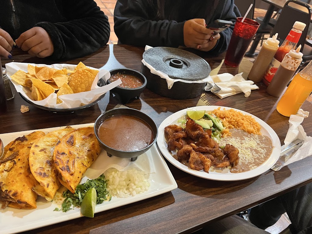 Fondita Mexican Restaurant | restaurant | 2708 Country Club Blvd, Stockton, CA 95204, USA | 2094513371 OR +1 209-451-3371