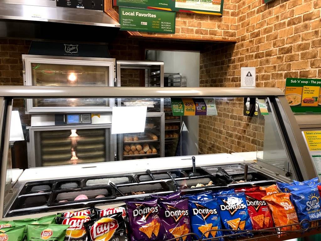 Subway Restaurants | restaurant | 40-24 College Point Blvd B227, Flushing, NY 11354, USA | 7184604700 OR +1 718-460-4700