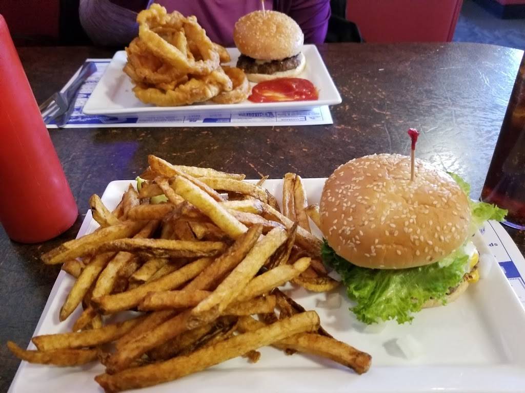 Leftys Diner | restaurant | 6937 Main St, Caseville, MI 48725, USA | 9898568899 OR +1 989-856-8899