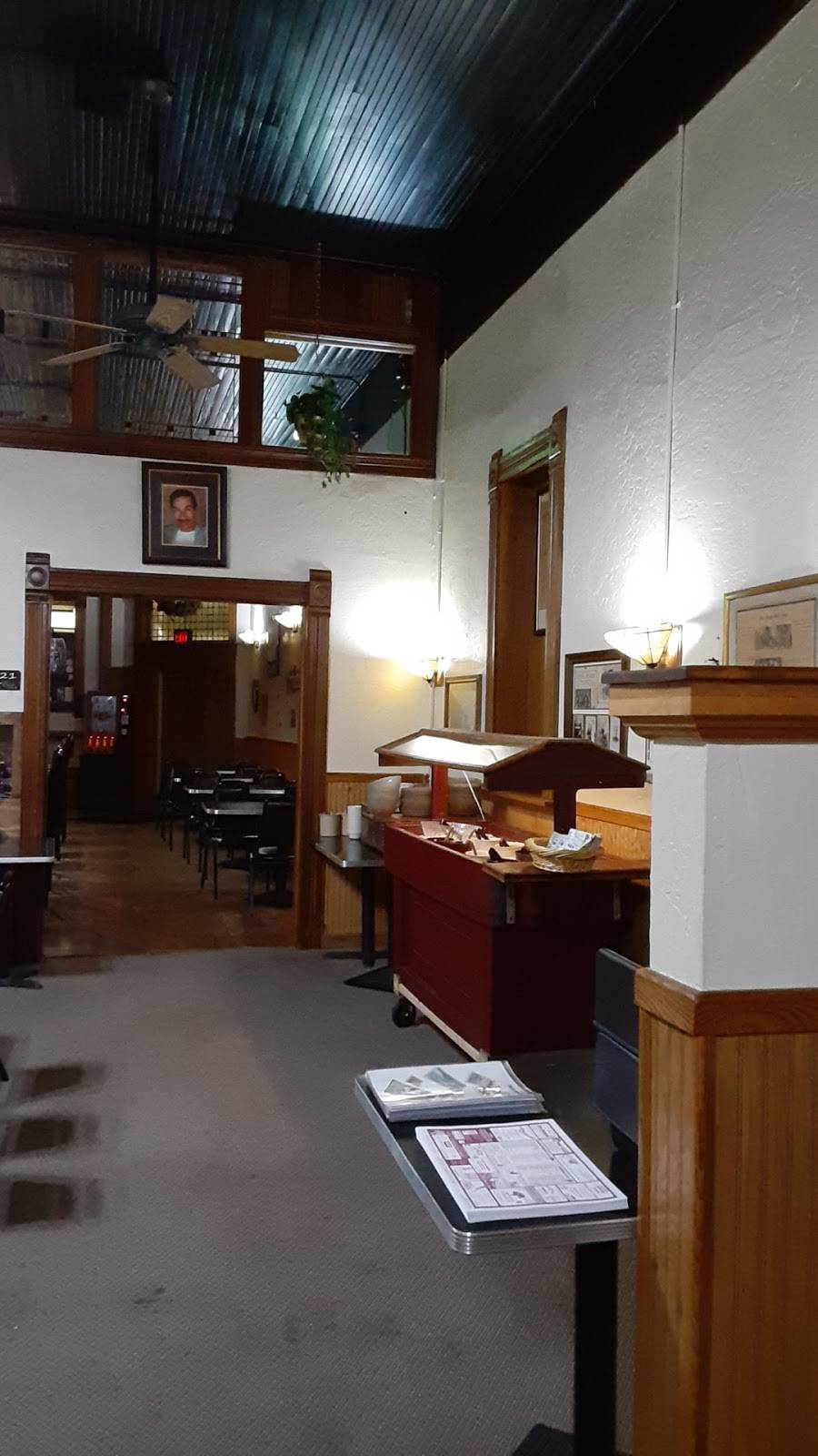 Clells Bistro | restaurant | 302 N Main St, Hudson, IN 46747, USA | 2605873065 OR +1 260-587-3065