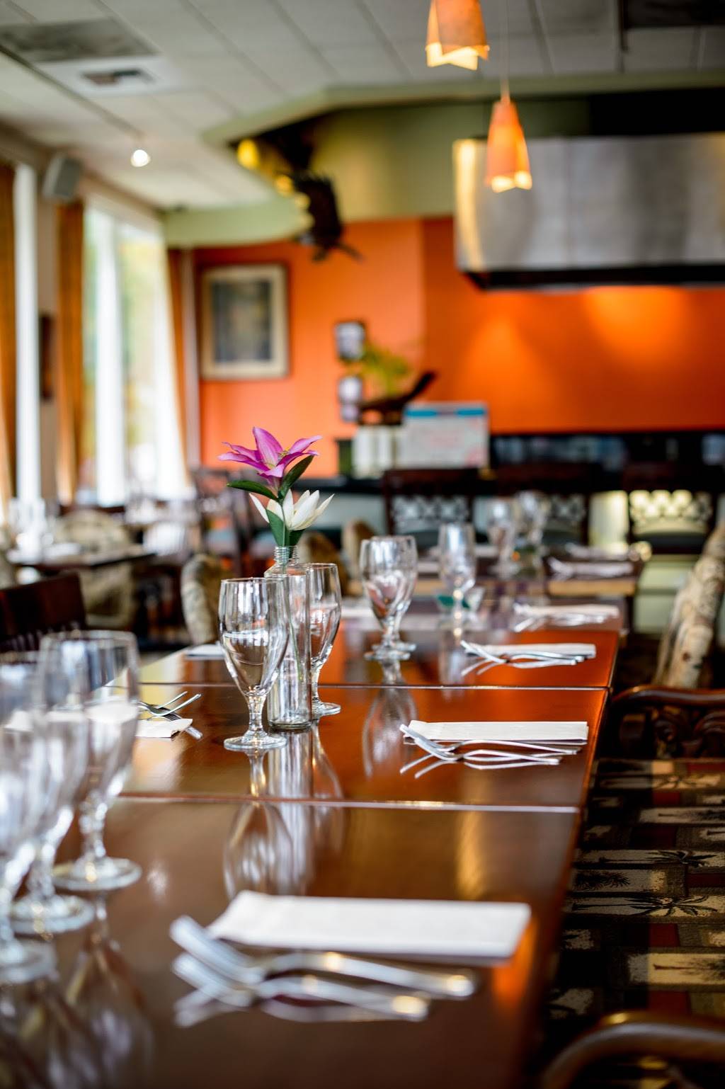 Royal Palm Thai Restaurant | restaurant | 6417 Roosevelt Way NE # 201, Seattle, WA 98115, USA | 2065232400 OR +1 206-523-2400