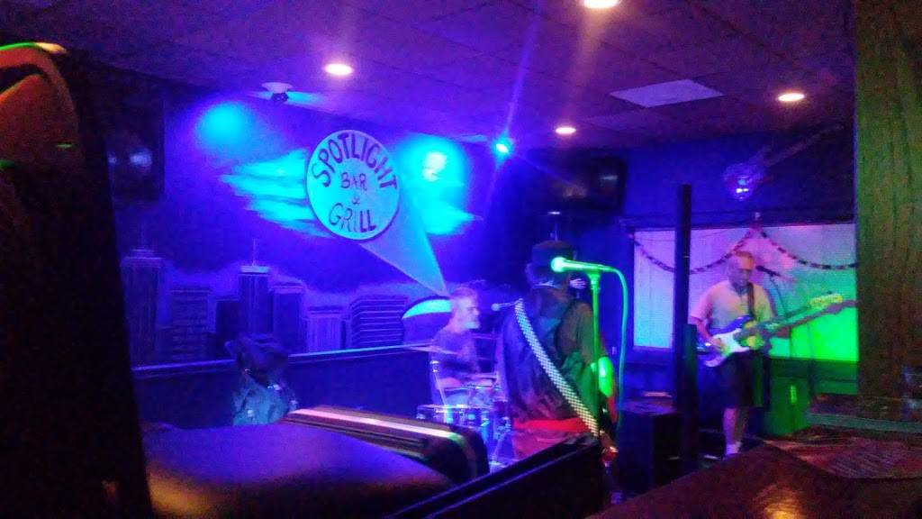 Spotlight Restaurant & Bar | restaurant | 2925 Harvard Ave, Metairie, LA 70006, USA | 5048892311 OR +1 504-889-2311