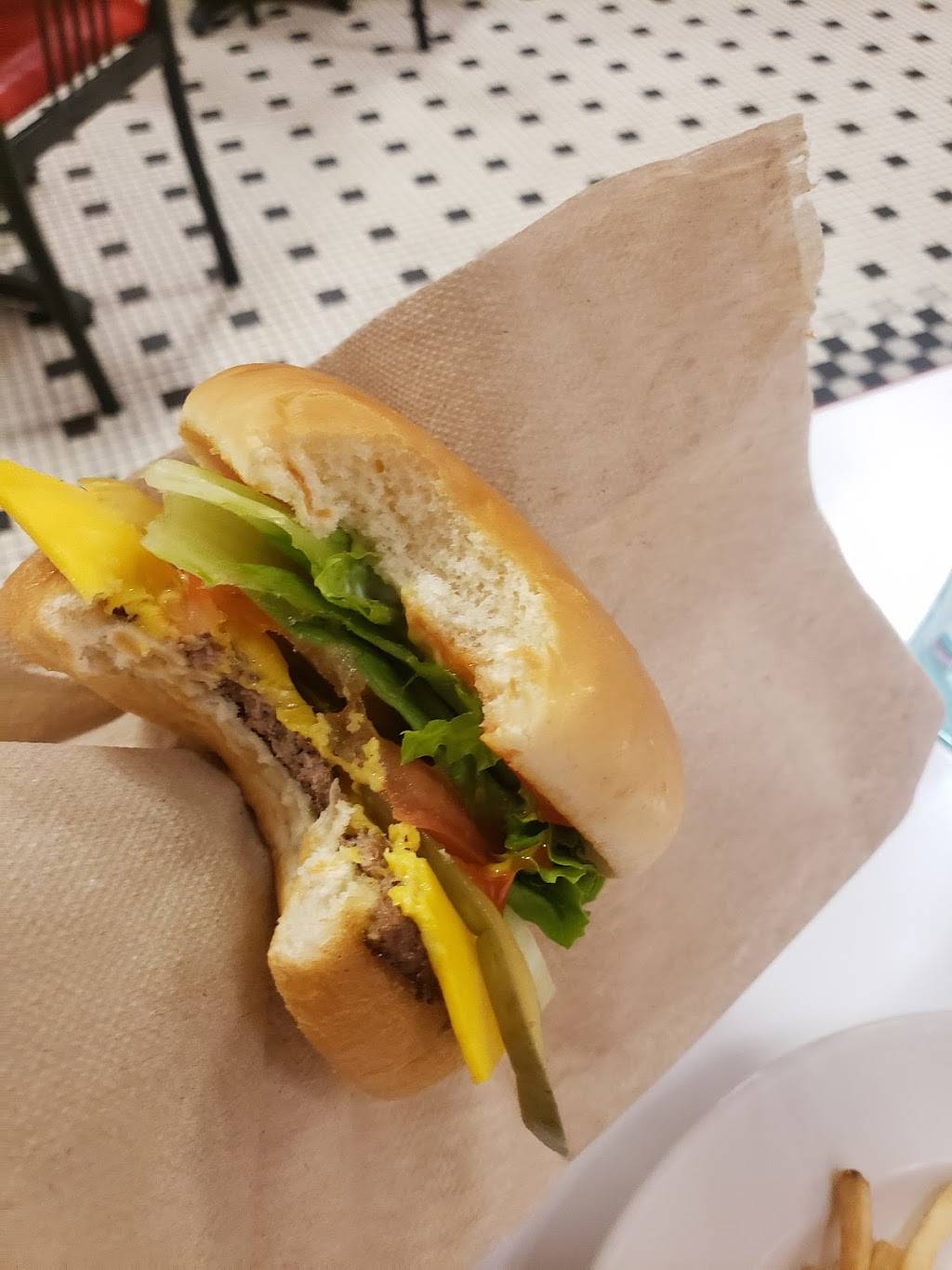 Steak n Shake | restaurant | 52965 State Road 933 North, South Bend, IN 46637, USA | 5742719412 OR +1 574-271-9412