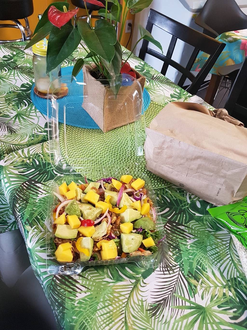 Casse-Croûte Panier Lakay | restaurant | 6763 Rue Beaubien E, Montréal, QC H1M 3B2, Canada | 5142566464 OR +1 514-256-6464