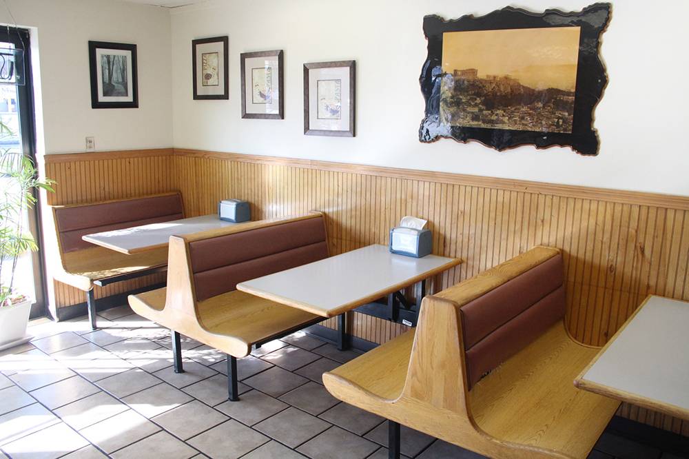 Dinas Roast Beef & Seafood | restaurant | 135 Canal St, Salem, MA 01970, USA | 9787441229 OR +1 978-744-1229