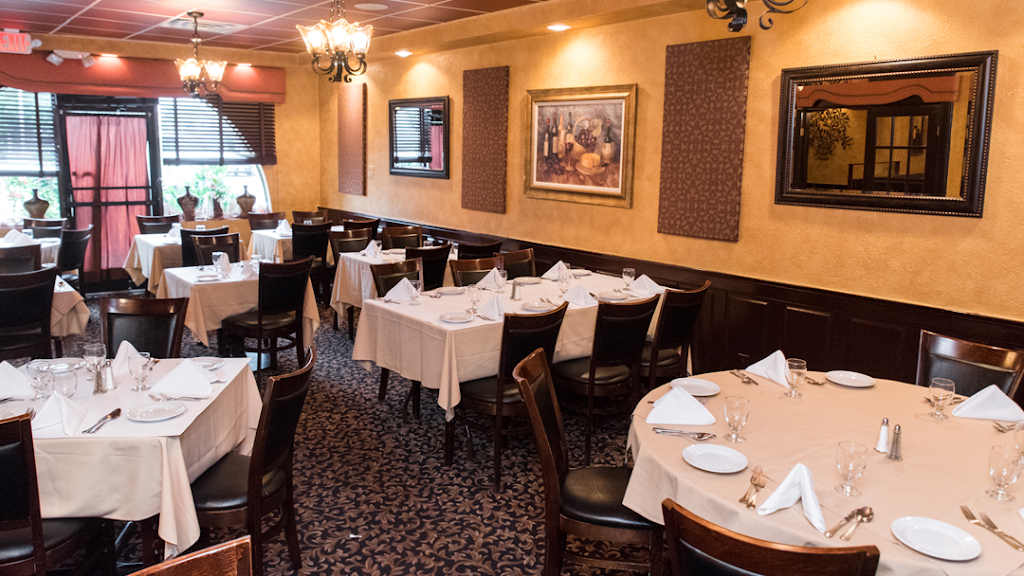 Filomenas | restaurant | 1039 Hempstead Turnpike, Franklin Square, NY 11010, USA | 5164374919 OR +1 516-437-4919