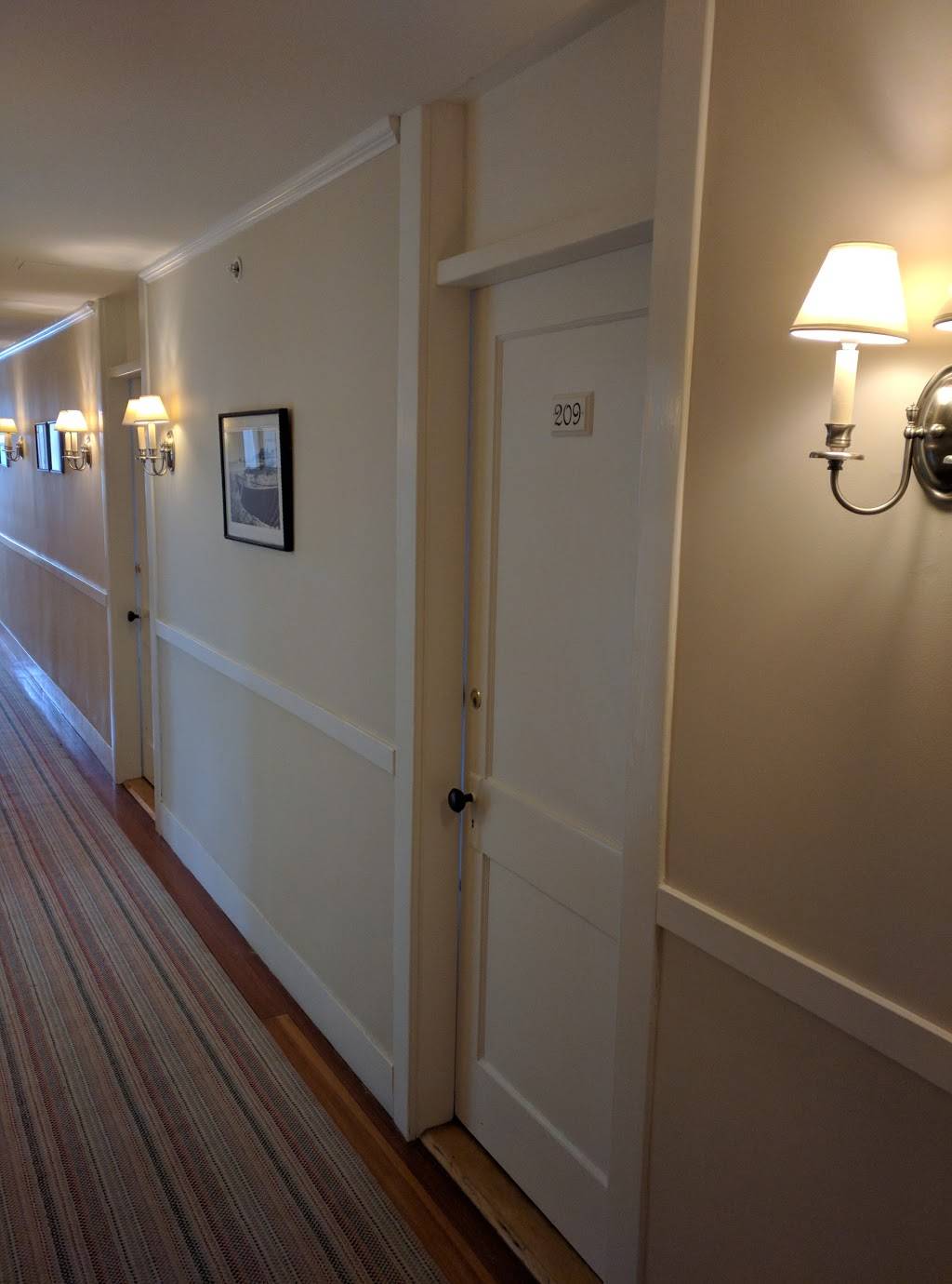 Chebeague Island Inn | restaurant | 61 S Rd, Chebeague Island, ME 04017, USA | 2078465155 OR +1 207-846-5155