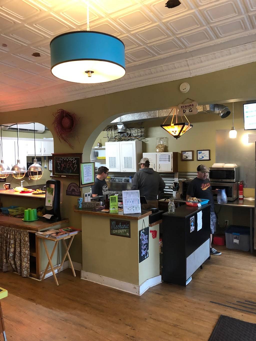 Gerards Pizza | restaurant | 233 Water St, Gardiner, ME 04345, USA | 2075826178 OR +1 207-582-6178