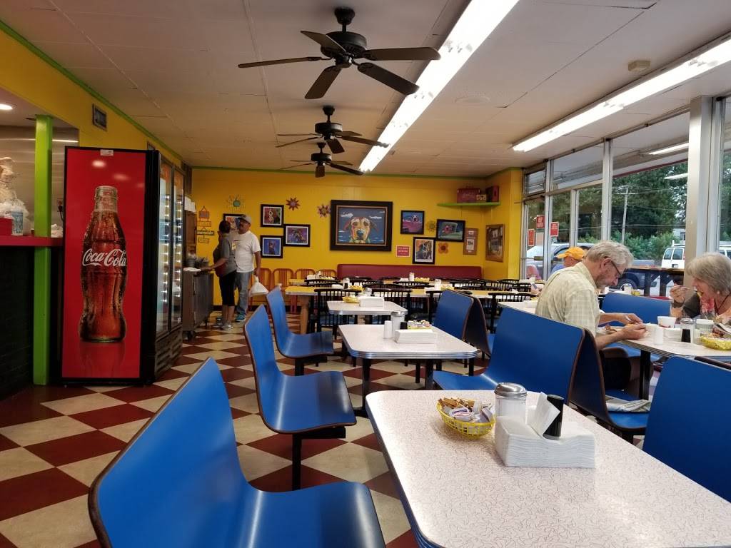 Bryants Breakfast | restaurant | 3965 Summer Ave, Memphis, TN 38122, USA | 9013247494 OR +1 901-324-7494