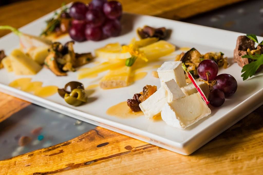 Stomp Tasting Room | restaurant | 5475 River Rd S, Salem, OR 97302, USA | 5033643085 OR +1 503-364-3085