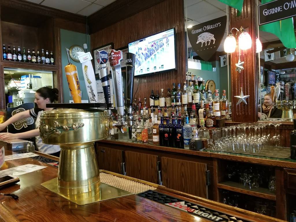 Grainne OMalleys Tavern | restaurant | 201 Harvard St, Brookline, MA 02446, USA | 6172328787 OR +1 617-232-8787