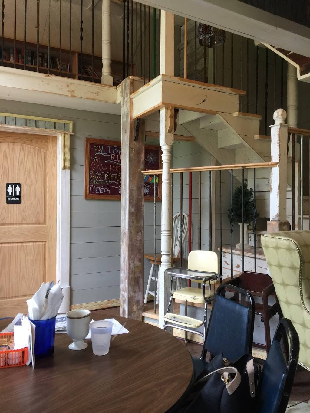 Valeri Anns Family Foods | restaurant | 26025 Co Rd 3, Merrifield, MN 56465, USA | 2184543663 OR +1 218-454-3663