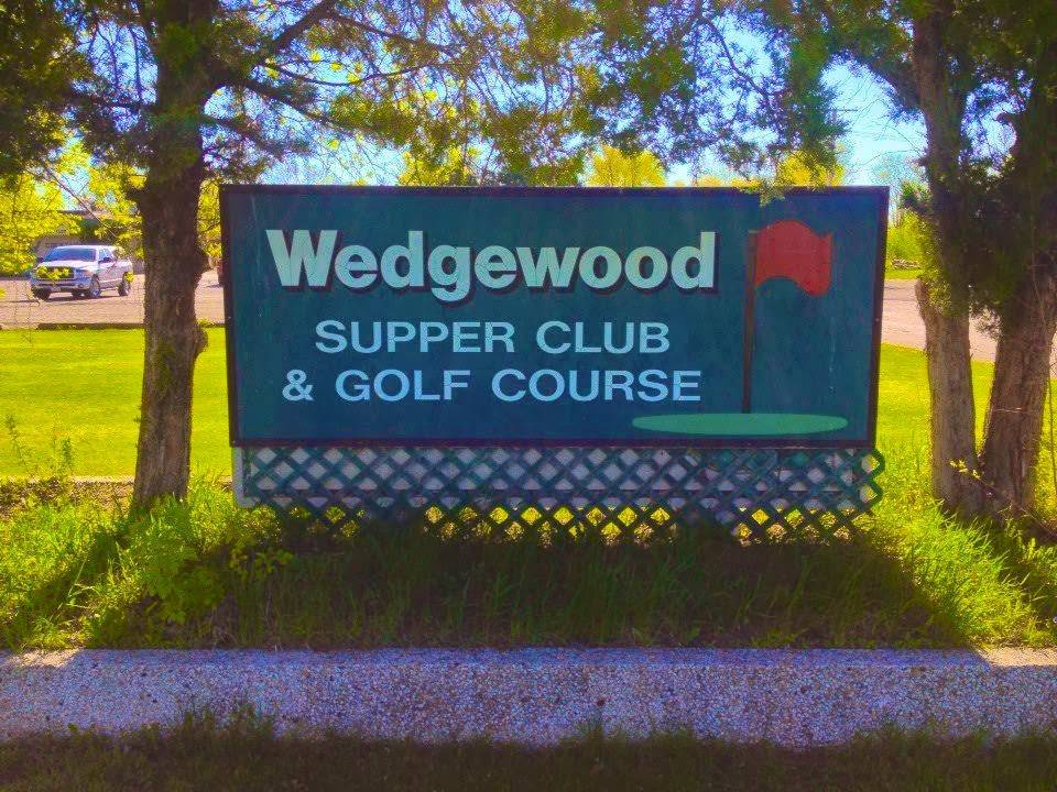 Wedgewood Supper Club & Golf Course | restaurant | 1200 E Huron St, Omro, WI 54963, USA | 9206856161 OR +1 920-685-6161