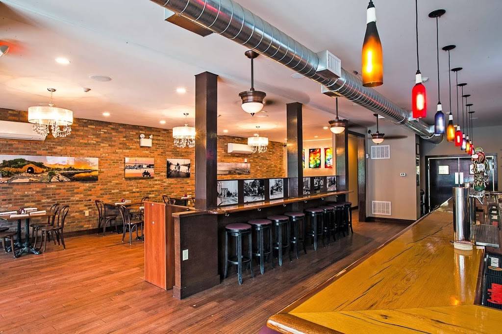 The Tavern on Broadway | restaurant | 16 Broadway, Newport, RI 02840, USA | 4016195675 OR +1 401-619-5675