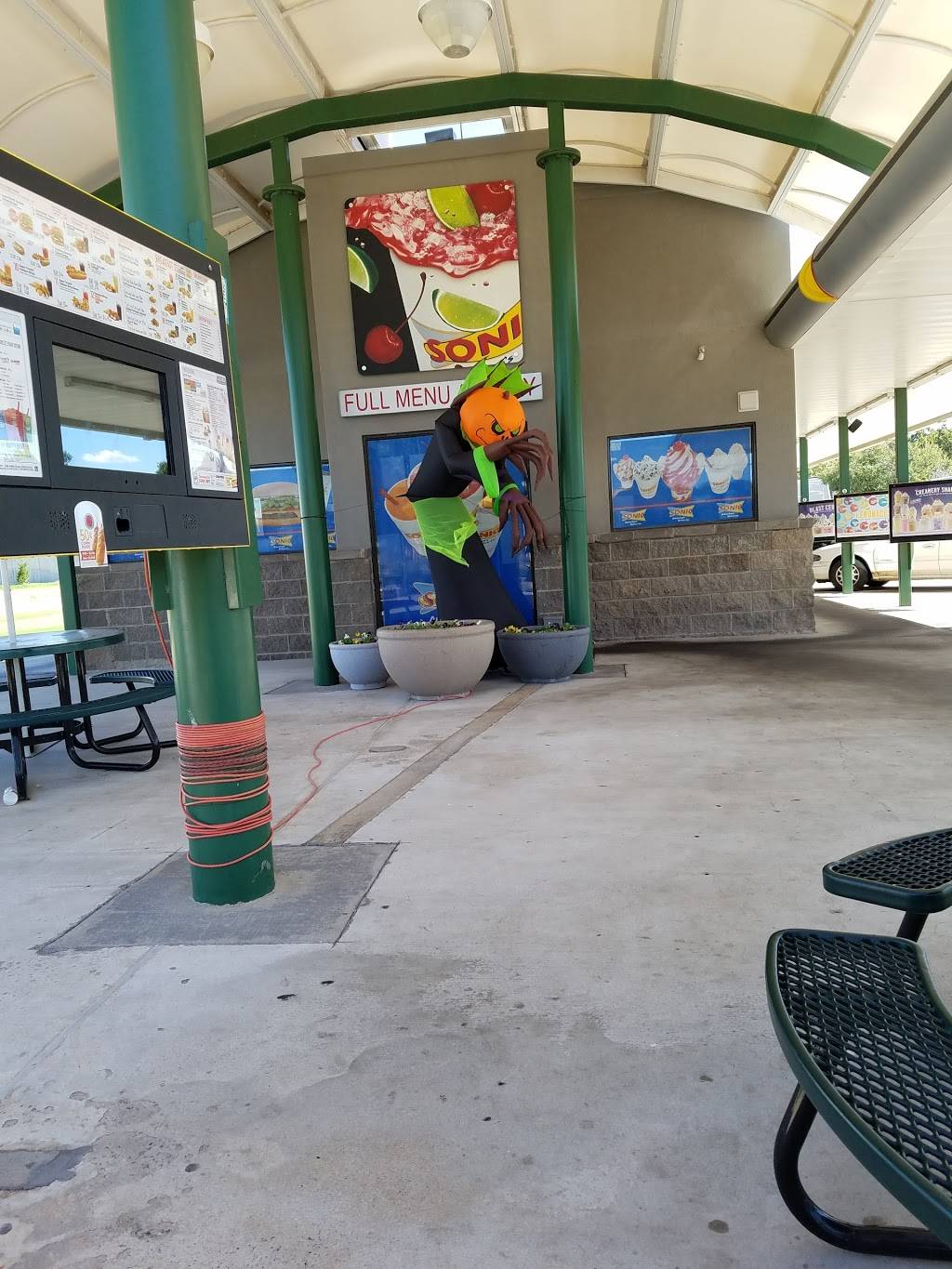 Sonic Drive-In | restaurant | 7957 NW 21st St, Bethany, OK 73008, USA | 4057871262 OR +1 405-787-1262