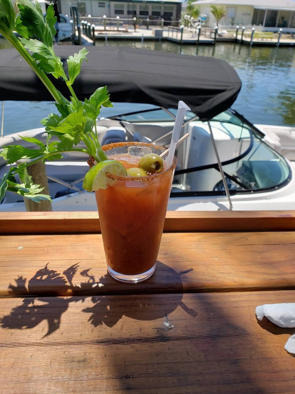 Woodys Waterside Island Rum & Grill | restaurant | 3051 Stringfellow Rd, St James City, FL 33956, USA | 2392835555 OR +1 239-283-5555