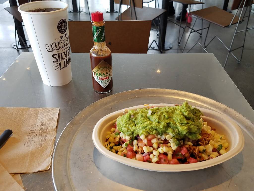 Chipotle Mexican Grill | restaurant | 9815 Main St Ste 104, Damascus, MD 20872, USA | 2406683260 OR +1 240-668-3260