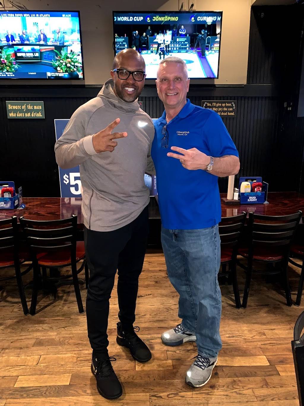 Gibneys Pub | restaurant | 231 Peachtree Center Ave NE, Atlanta, GA 30303, USA | 4046880928 OR +1 404-688-0928