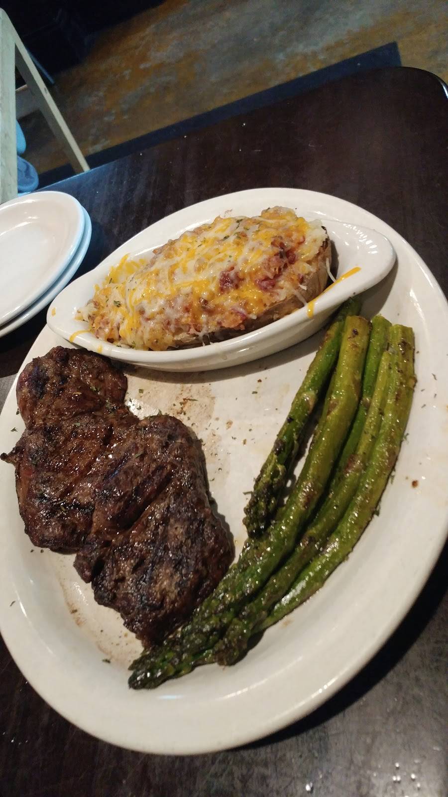 Montgomerys Steakhouse | restaurant | 5800 South, IN-3, Spiceland, IN 47385, USA | 7659878000 OR +1 765-987-8000