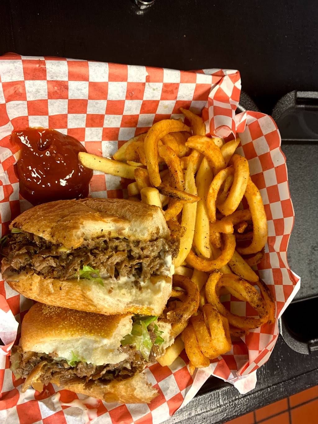 Eaters Grill | restaurant | 1431 49th St S, Gulfport, FL 33707, USA | 7274409494 OR +1 727-440-9494