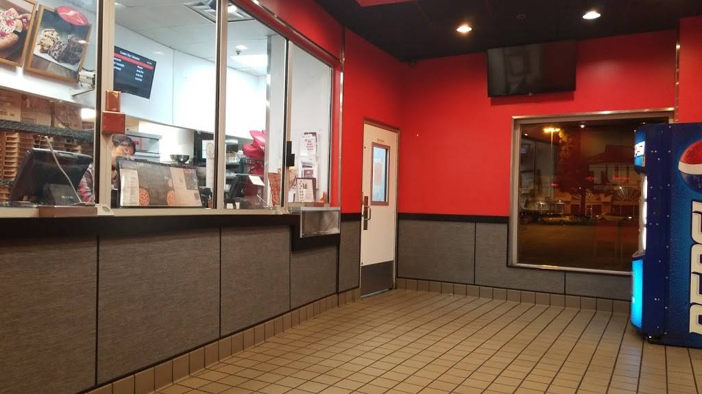 Pizza Hut | restaurant | 153 E Compton Blvd, Compton, CA 90220, USA | 3106355900 OR +1 310-635-5900