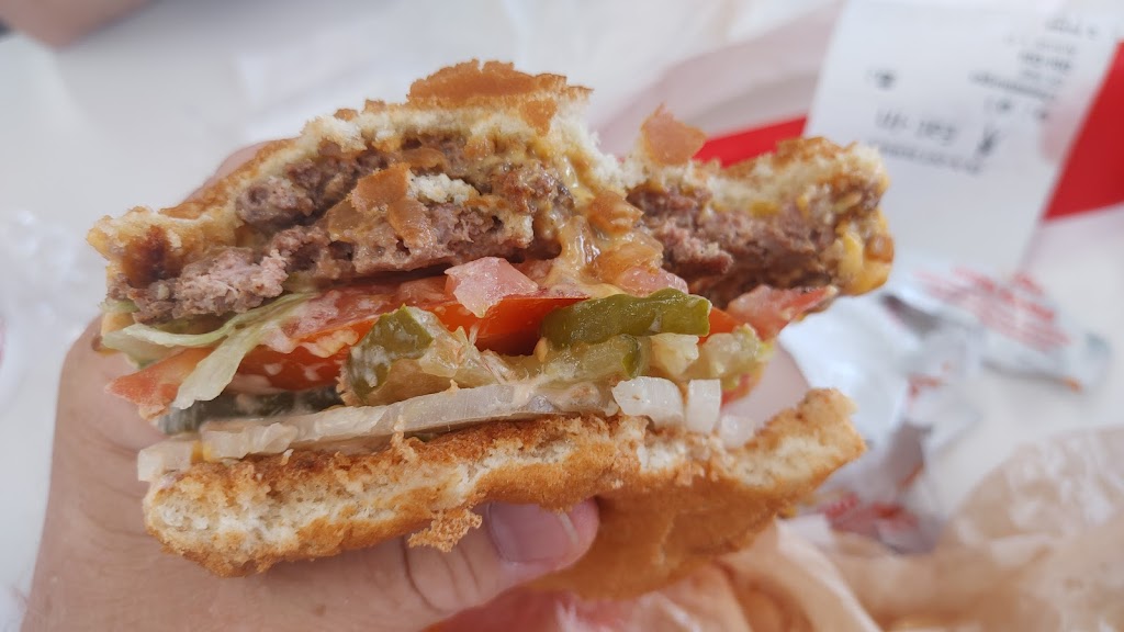 In-N-Out Burger | restaurant | 81-101 London Bridge Rd, Lake Havasu City, AZ 86403, USA | 8007861000 OR +1 800-786-1000