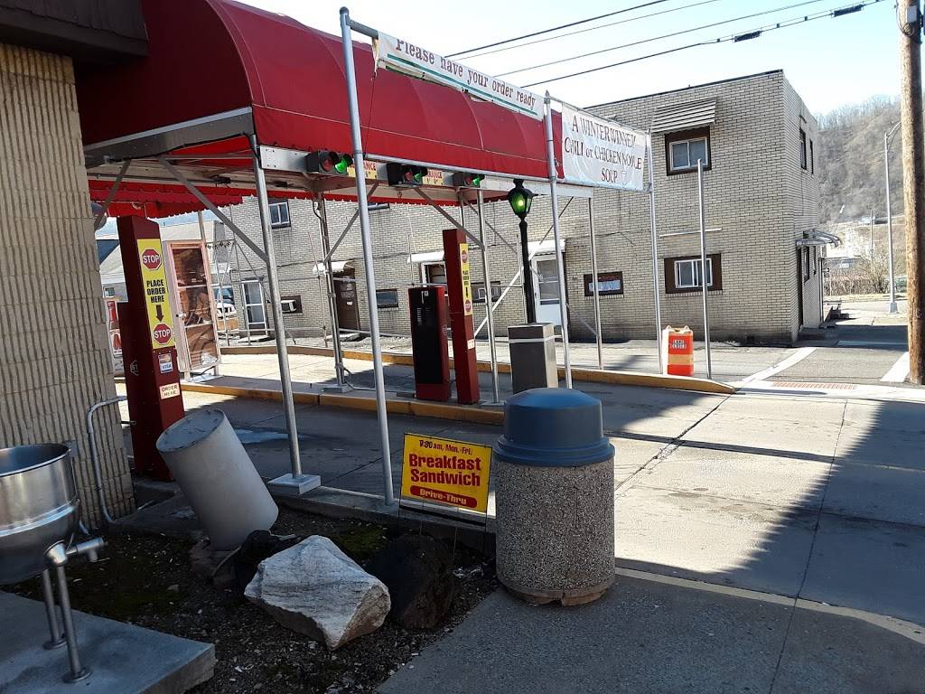 Hot Dog Shoppe | restaurant | 320 Market St, East Liverpool, OH 43920, USA | 3303866688 OR +1 330-386-6688