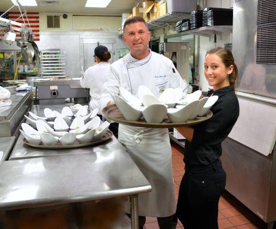 Grapevine Cafe | restaurant | 855 E Eau Gallie Blvd, Indian Harbour Beach, FL 32737, USA | 3217732001 OR +1 321-773-2001