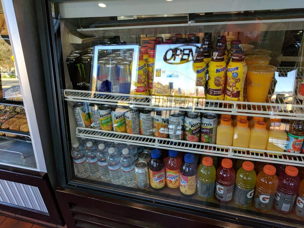 Yum Yum Donuts | bakery | 23342 Lyons Ave, Newhall, CA 91321, USA | 6617993667 OR +1 661-799-3667