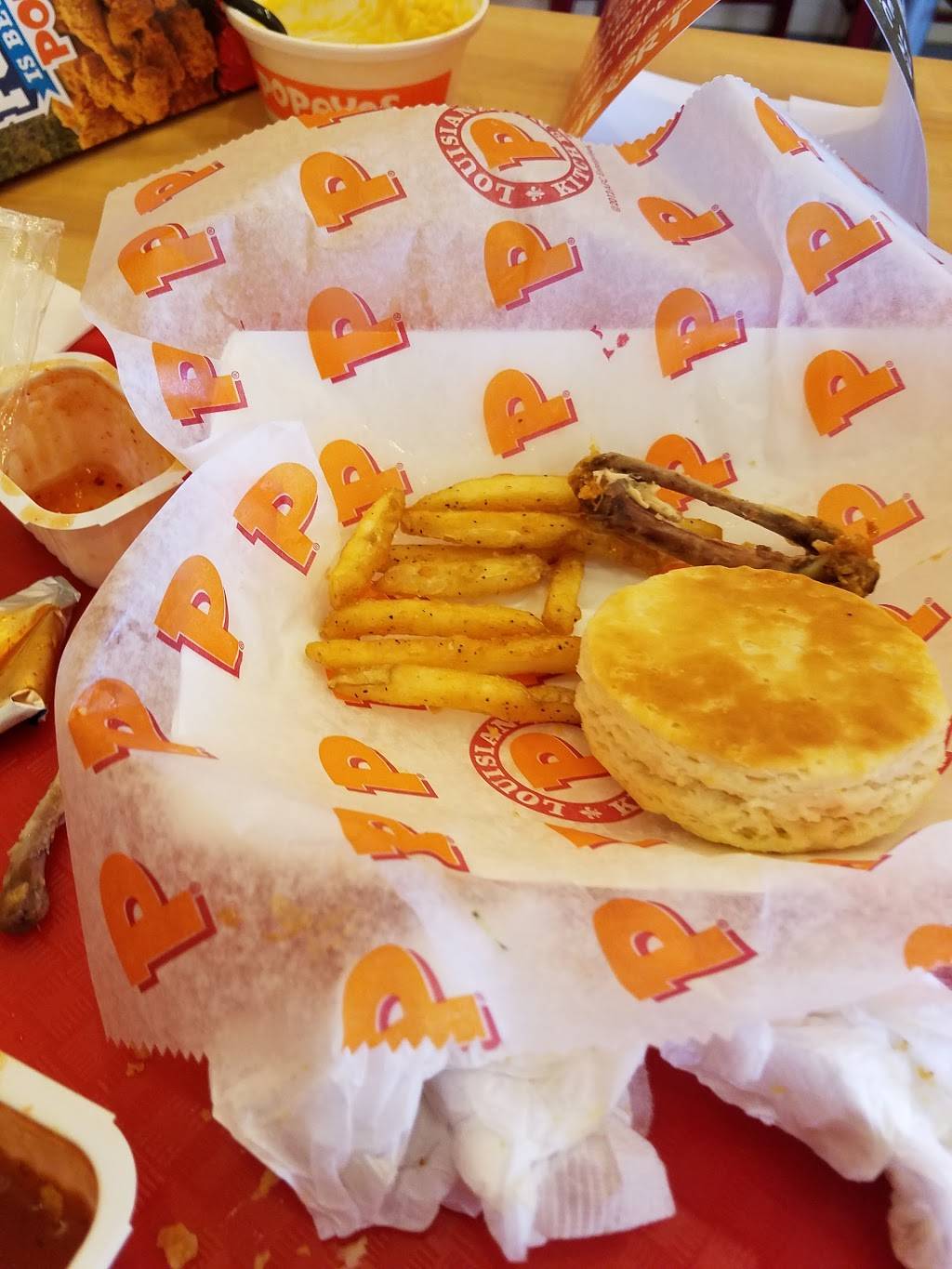 Popeyes Louisiana Kitchen | restaurant | 831 Main Ave, Passaic, NJ 07055, USA | 8622387779 OR +1 862-238-7779