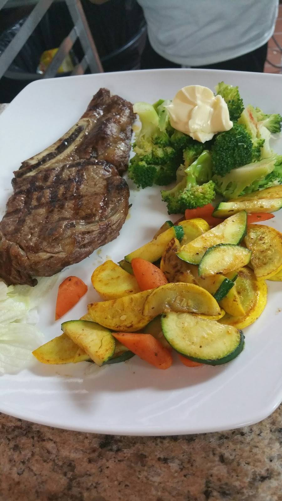 Top Cat Seafood Restaurant | restaurant | 1717 hatcher street, Dallas, TX 75215, USA | 2144283544 OR +1 214-428-3544