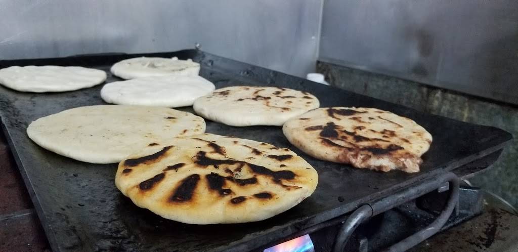 Veronicas Pupusas y Tacos | restaurant | 4276-4298 Lockhart Hwy, Austin, TX 78744, USA | 5125074363 OR +1 512-507-4363