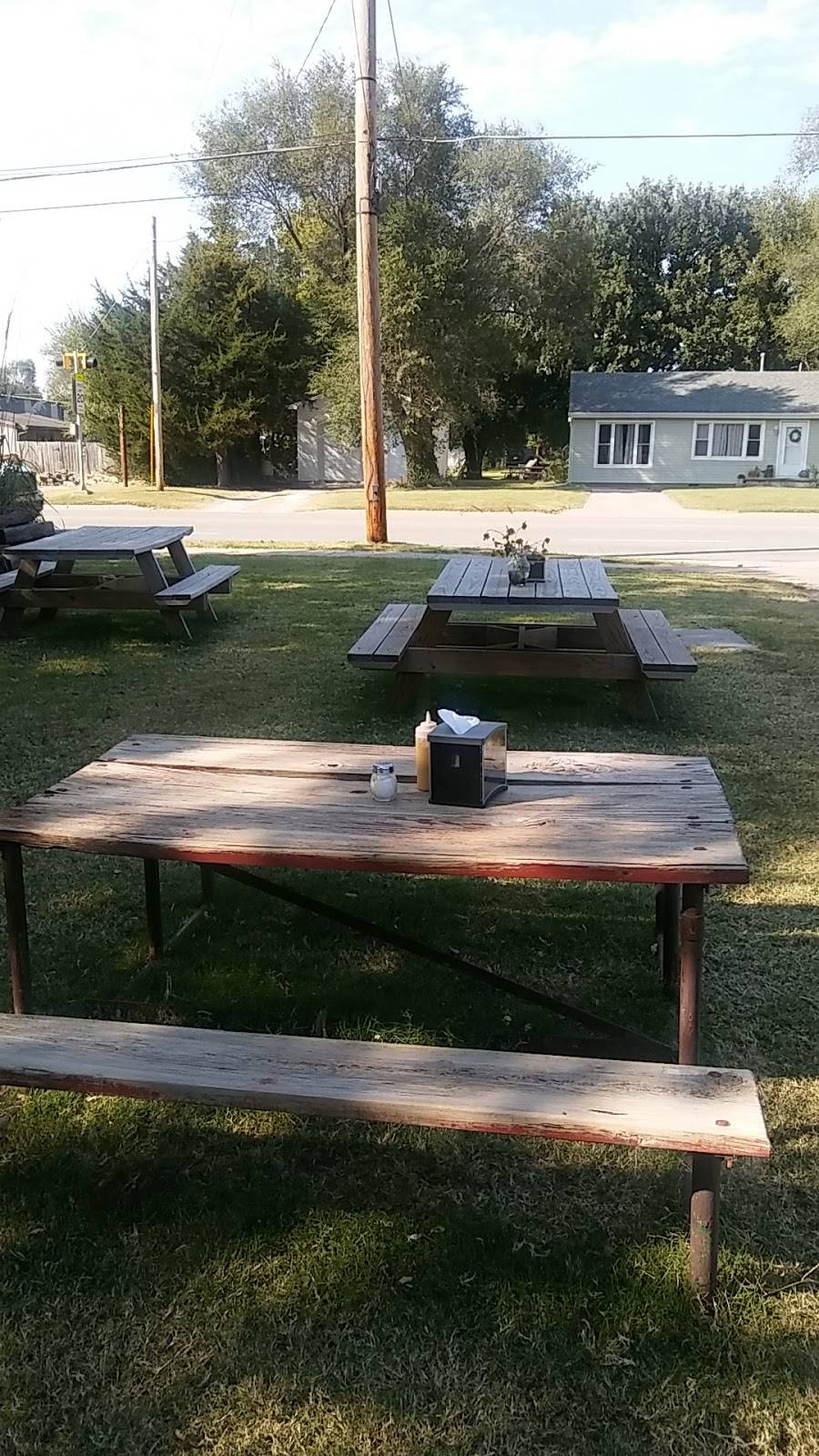 Thunderbird Burgers & Ice Cream | restaurant | 719 Main St, Towanda, KS 67144, USA | 3165366032 OR +1 316-536-6032