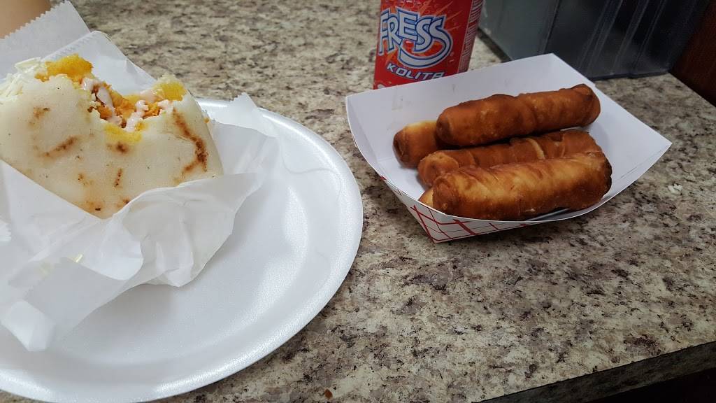 Arepera La Nueva | restaurant | 29 S Semoran Blvd, Orlando, FL 32807, USA | 4074820087 OR +1 407-482-0087