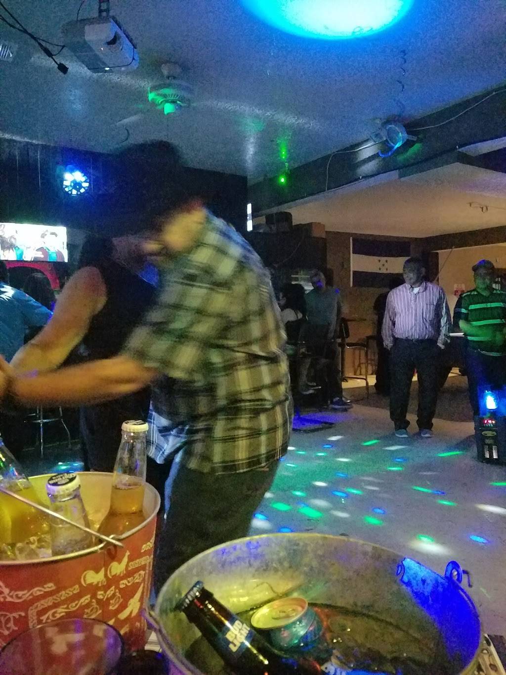 Estrellita Taqueria & Sport’s Bar | restaurant | 11350 Hirsch Rd, Houston, TX 77016, USA | 8329946536 OR +1 832-994-6536