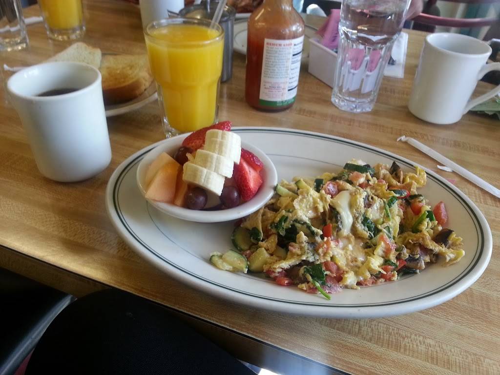 Talk of Broadway | bakery | 2096 Broadway, Redwood City, CA 94063, USA | 6503683295 OR +1 650-368-3295