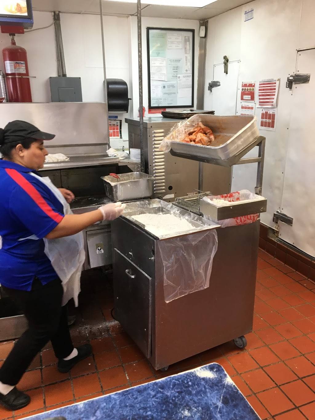 Churchs Chicken | restaurant | 10803 Bissonnet St, Houston, TX 77099, USA | 2819331651 OR +1 281-933-1651