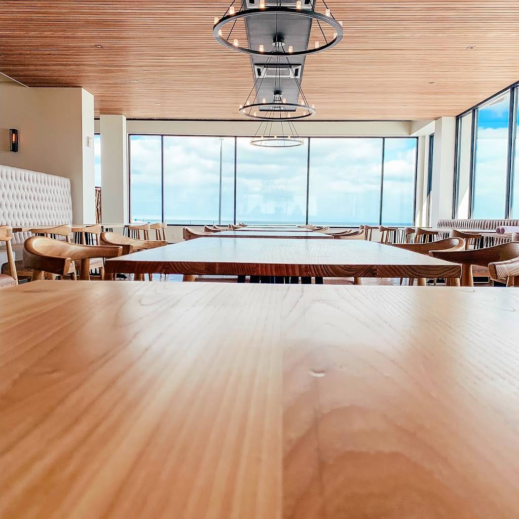 Summer House | restaurant | at The Carlyle on The Lake, 12900 Lake Ave Unit 2, Lakewood, OH 44107, USA | 2162702300 OR +1 216-270-2300