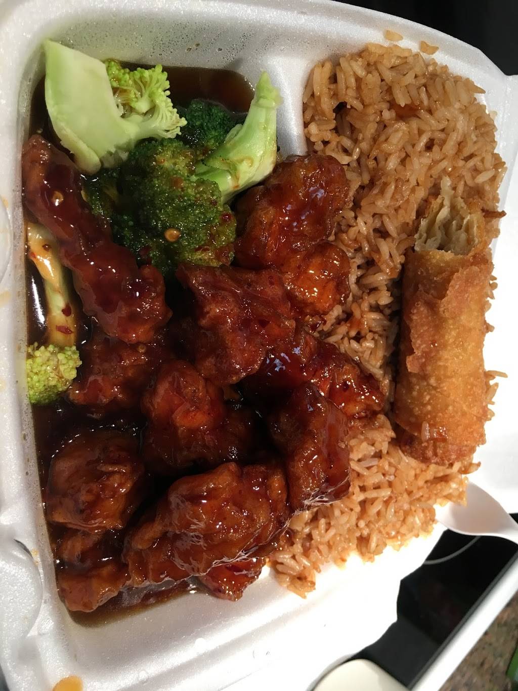 Eggroll House | restaurant | 3305 W Rochelle Rd, Irving, TX 75062, USA | 9722586339 OR +1 972-258-6339