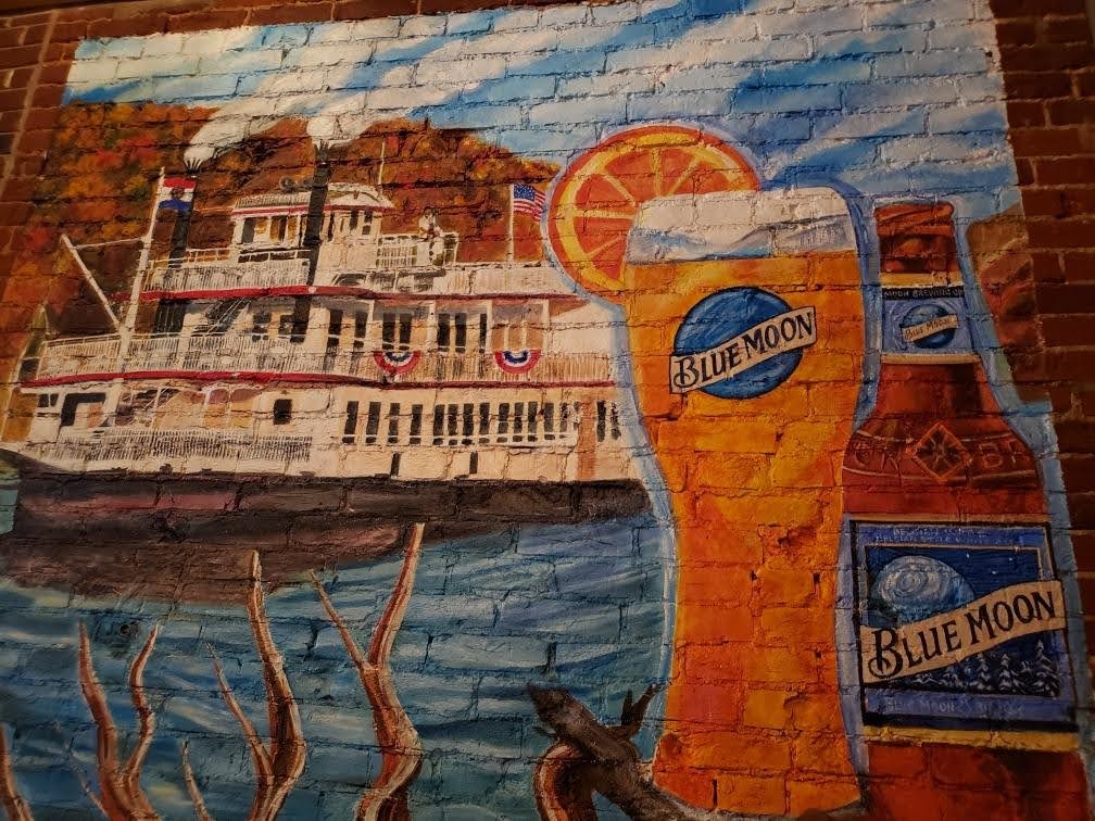 Finns Food & Spirits | restaurant | 214 N Main St, Hannibal, MO 63401, USA | 5732480881 OR +1 573-248-0881