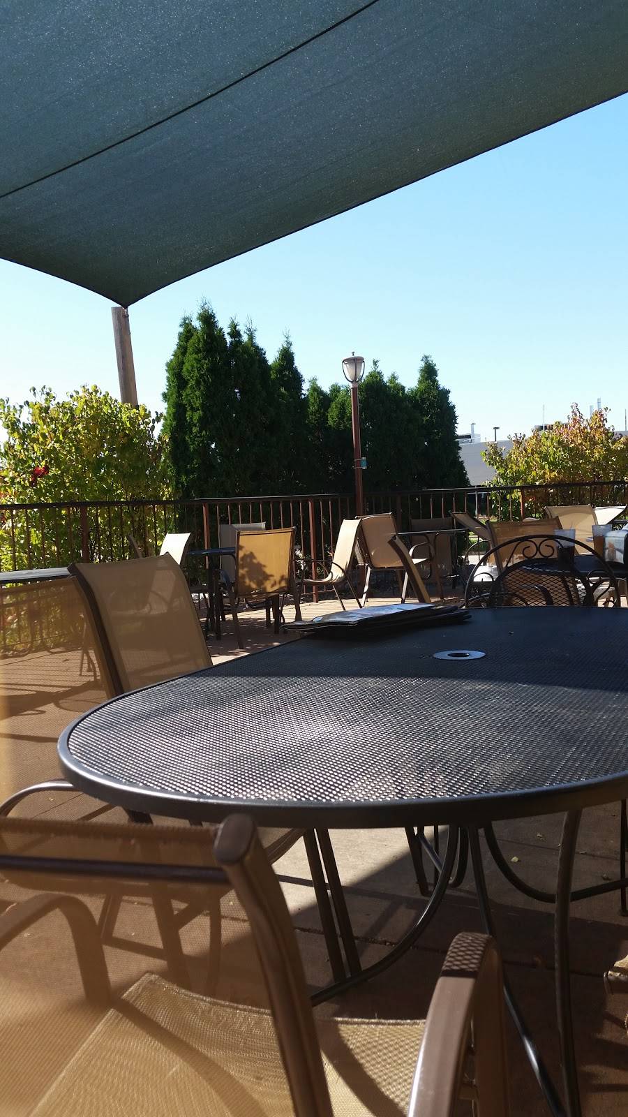 Lazy Oaf Lounge | night club | 1617 N Stoughton Rd, Madison, WI 53704, USA | 6084410370 OR +1 608-441-0370