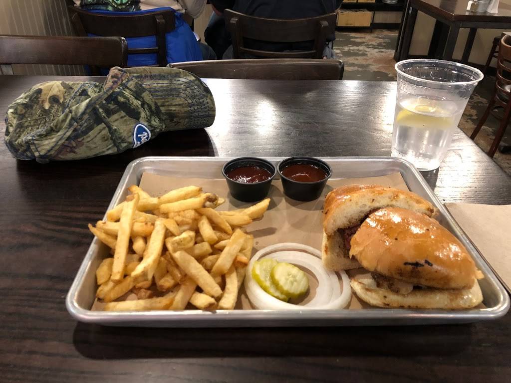 Armadillo Willys BBQ | restaurant | 878 Blossom Hill Rd, San Jose, CA 95123, USA | 4082247427 OR +1 408-224-7427