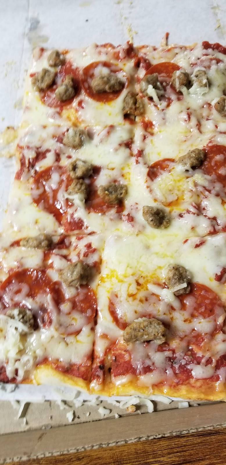 Stacys Grill | restaurant | 1699 Colfax Ave, Benton Harbor, MI 49022, USA | 2699858070 OR +1 269-985-8070