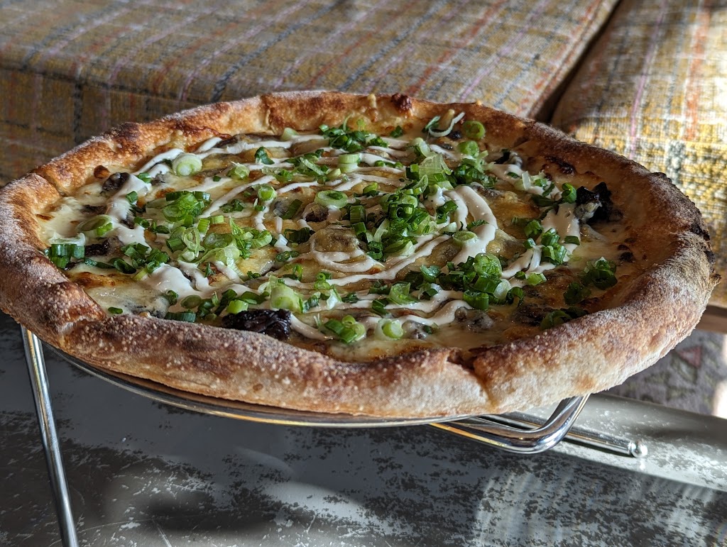 Earl Giles Restaurant and Distillery | restaurant | 1325 Quincy St NE Suite 100, Minneapolis, MN 55413, USA | 6123455305 OR +1 612-345-5305