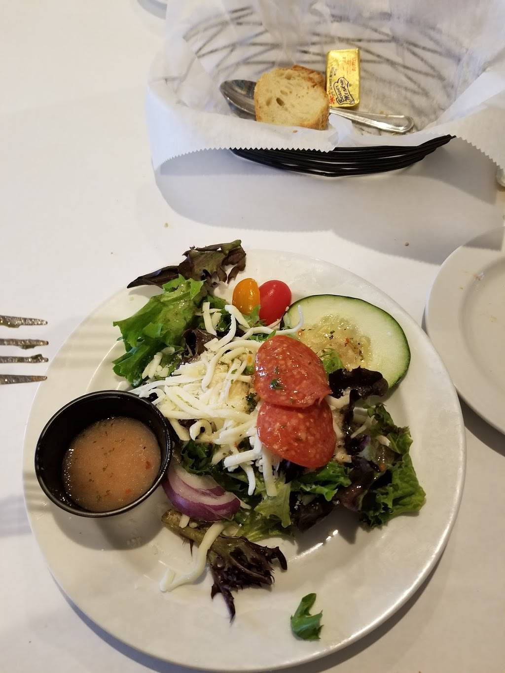 Matteos Italian Restaurant | restaurant | 8072 Columbia Rd, Olmsted Falls, OH 44138, USA | 4404275400 OR +1 440-427-5400